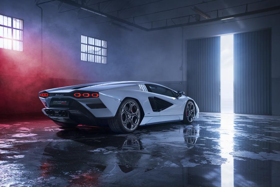  Lamborghini Countach LPI 800-4 2021 года  (фото 7 из 21)